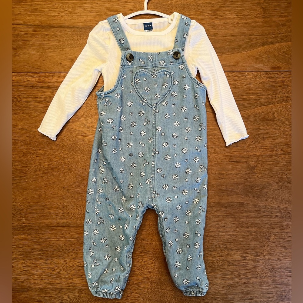 Ribbed Long Sleeve and Floral Jean Overalls
